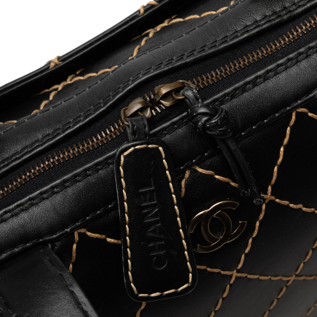 Wild Authenticated CC Handbag Leather Chanel Stitch (Good) Pre-Owned Lambskin HandleBag Top Black Unisex