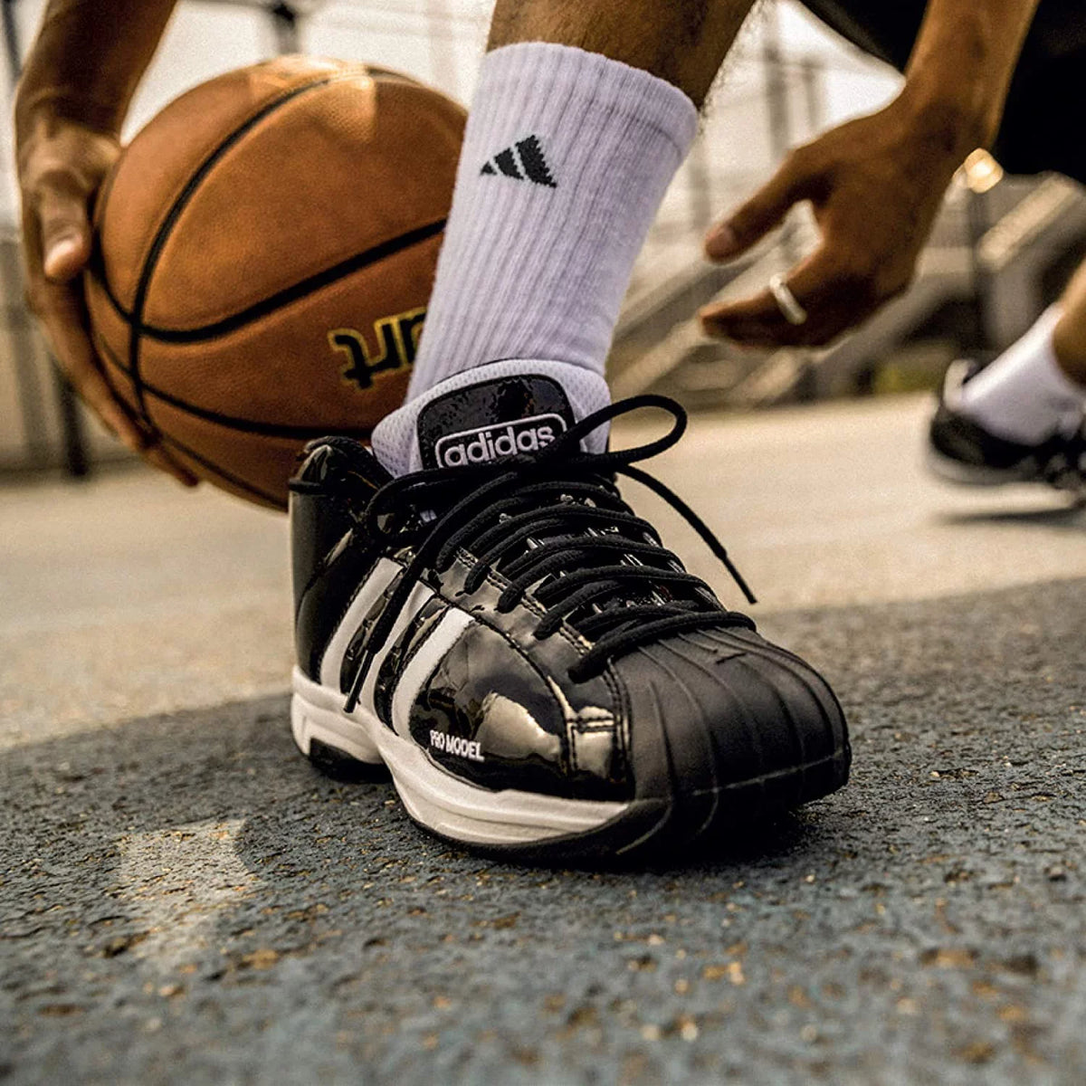 Creator Unisex-Adult 365 Socks Crew Basketball X-Large (1-Pair) adidas White/Black