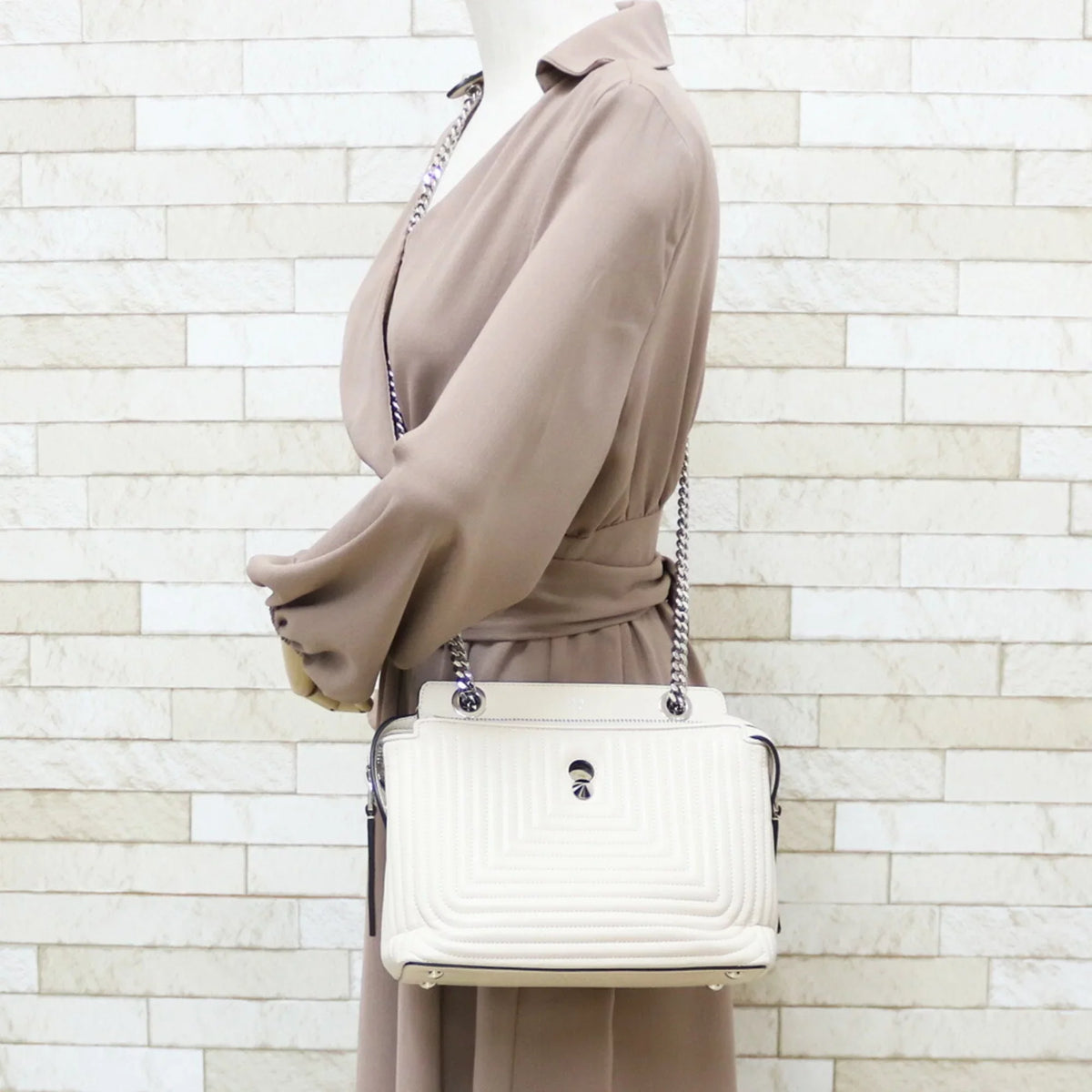 White Shoulder Bag Dot Pre-Owned (Fair) FENDI Ladies Ivory Com
