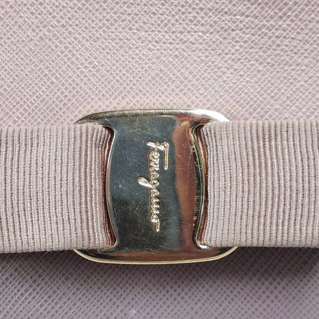 Pink Ferragamo Leather Pre-Owned Bag Crossbody Unisex Calf (Good) Ginny Crossbody Vara Small Authenticated