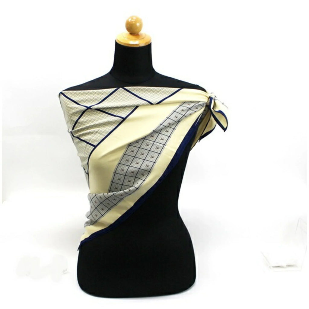 Louis Women's Muffler Vuitton Beige Pre-Owned Scarf (Good)