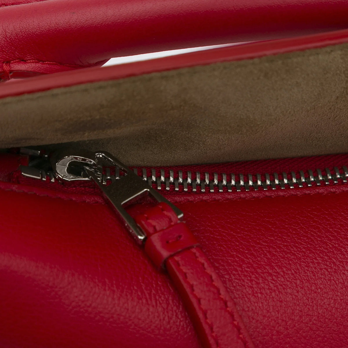 Leather Unisex Pre-Owned Calf Edge Authenticated Puzzle Mushroom LOEWE Red (Good) Small Satchel